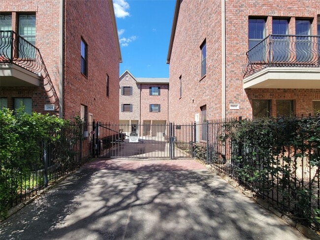 property at 2904 Chenevert St