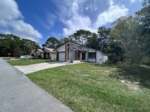 100 Chinaberry Cir in Homosassa, FL - Building Photo - Building Photo
