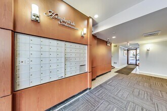 2600 N Hampden Ct-Unit -2E in Chicago, IL - Building Photo - Building Photo