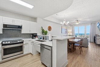 15928 Front Beach Rd in Panama City Beach, FL - Building Photo - Building Photo