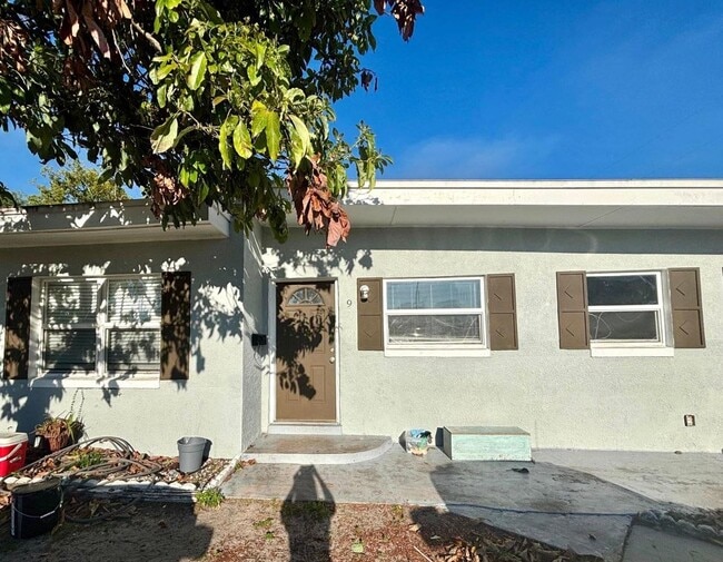 property at 9 Areca Dr