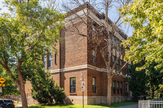 2025 Quesnel Rue in Montréal, QC - Building Photo - Building Photo