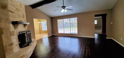 1829 Broadway St in Denton, TX - Building Photo - Building Photo