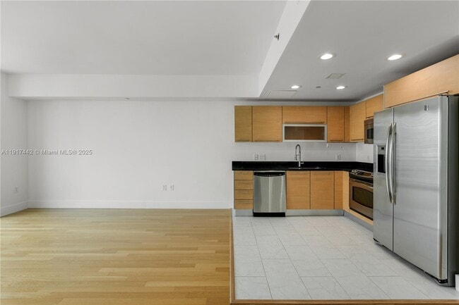 950 Brickell Bay Dr, Unit 3008 in Miami, FL - Building Photo - Building Photo