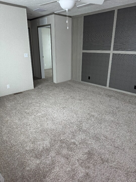 72 Hunters Rill in Lapeer, MI - Building Photo