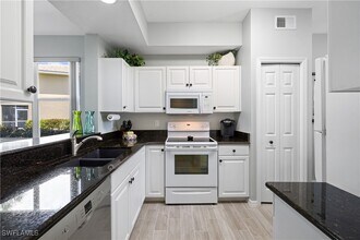 2295 Carrington Ct in Naples, FL - Building Photo - Building Photo