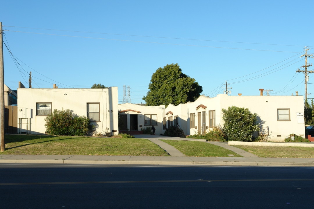 35 E Rossi St in Salinas, CA - Building Photo