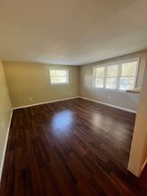 527 Sullivan Rd in Warner Robins, GA - Building Photo - Building Photo