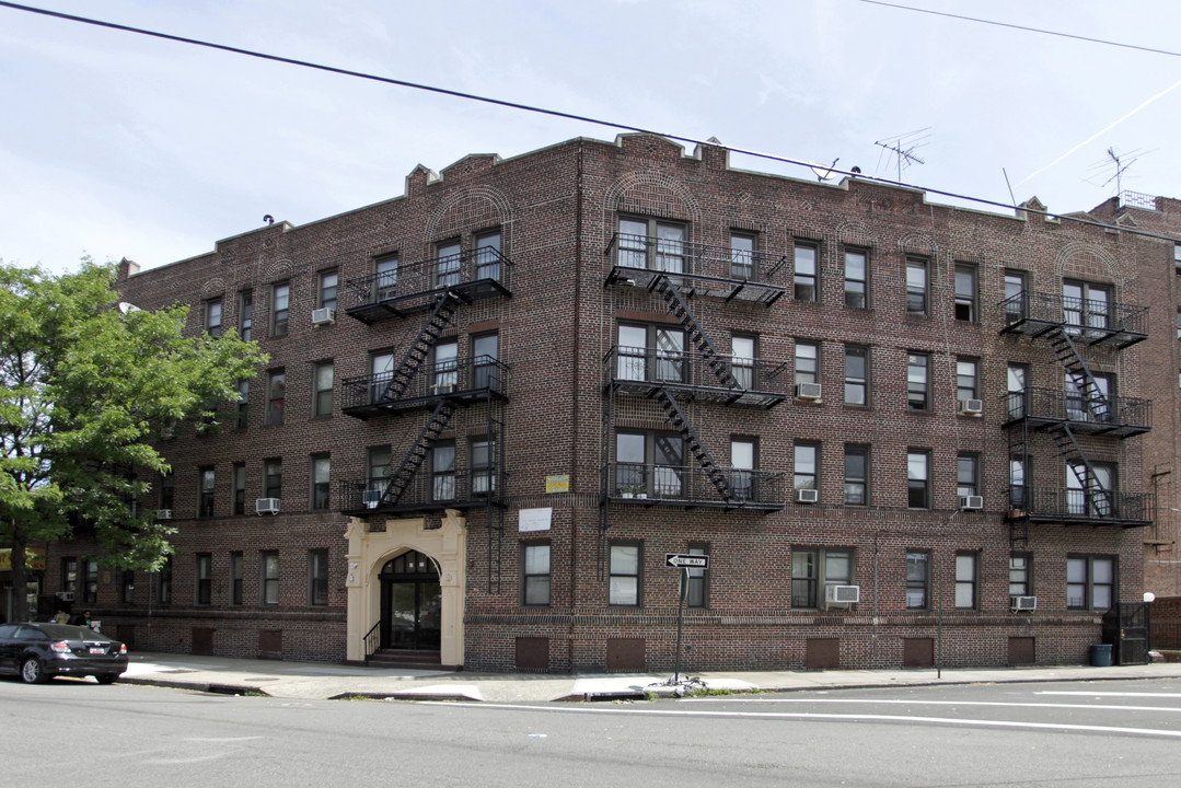 1325 E 19th St in Brooklyn, NY - Building Photo