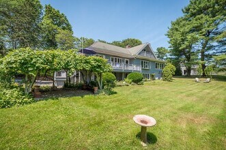 2 Victoria Dr in Manchester by the Sea, MA - Building Photo - Building Photo