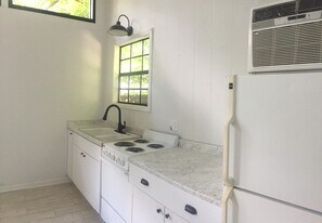 1742 N Parkway, Unit Rear