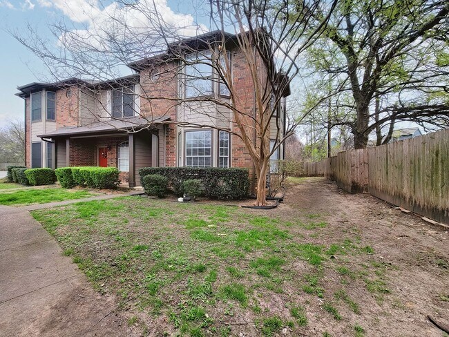 12401 Los Indios Trail in Austin, TX - Building Photo - Building Photo