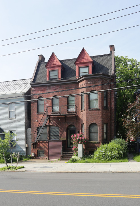 142 Morton Ave in Albany, NY - Building Photo