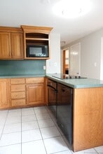 87 Henry St in Windsor, CT - Building Photo - Building Photo