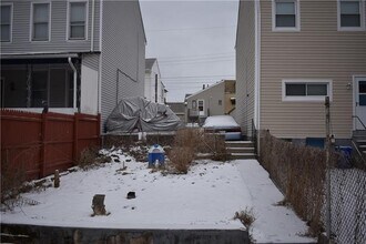 426 Cedarville St in Pittsburgh, PA - Building Photo - Building Photo