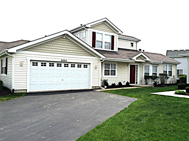 20513 McGilvray Dr in Crest Hill, IL - Building Photo