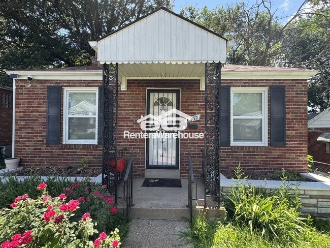 property at 6032 Margaretta Ave