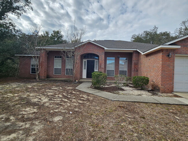 2037 Hawthorne Dr in Navarre, FL - Building Photo - Building Photo