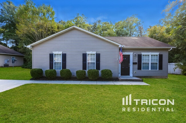 117 W Nims Ave in Mount Holly, NC - Building Photo - Building Photo