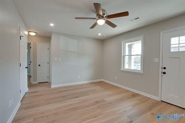 4104 Mc Vay St SW-Unit -Unit B in Huntsville, AL - Building Photo - Building Photo