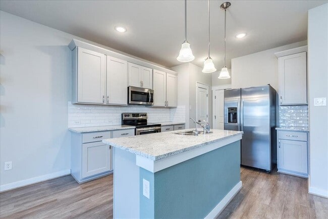 496 Fieldwood Dr in Mustang Ridge, TX - Building Photo - Building Photo