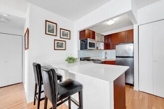 184 Thompson St in New York, NY - Building Photo - Building Photo
