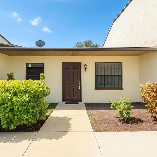 property at 1226 N Haverhill Rd