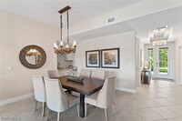 8058 Signature Club Cir in Naples, FL - Foto de edificio - Building Photo