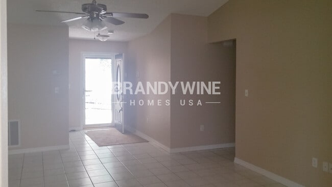 239 Myrtle Ct in Palm Harbor, FL - Building Photo - Building Photo