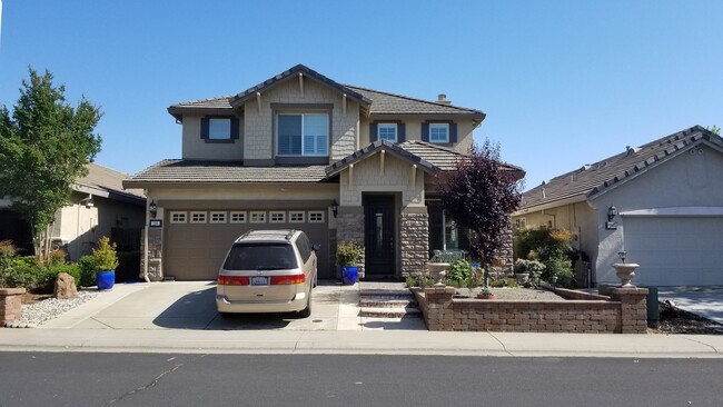 208 Needle Ct in Roseville, CA - Building Photo - Building Photo