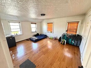 17 Beach St in Jersey City, NJ - Building Photo - Building Photo