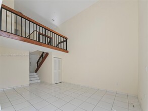 1341 SW 124th Ct in Miami, FL - Foto de edificio - Building Photo