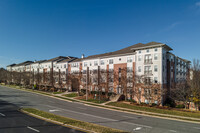 Marquis At Vienna Station in Vienna, VA - Foto de edificio - Building Photo