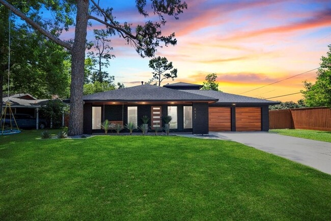 property at 8537 Panatella Dr