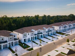 7472 Stone Crk Trl in Kissimmee, FL - Building Photo - Building Photo