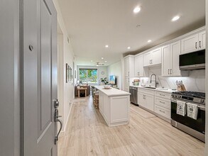 1901 Victoria Ave in Oxnard, CA - Building Photo - Building Photo
