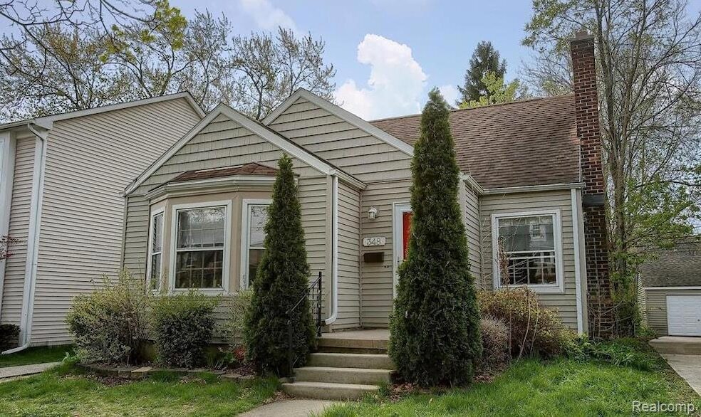 348 E Maplehurst Ave in Ferndale, MI - Building Photo