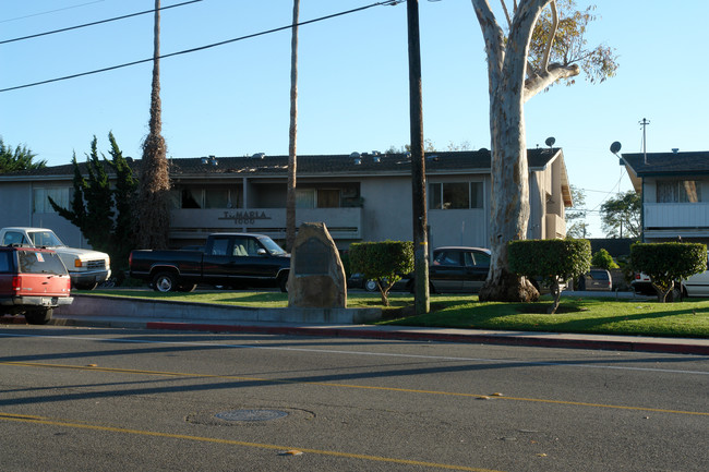 Tomarla in Carpinteria, CA - Foto de edificio - Building Photo