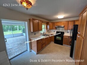 6243 14th Ave S in Gulfport, FL - Building Photo - Building Photo