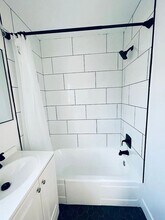 1803 N New Hampshire Ave in Los Angeles, CA - Building Photo - Building Photo
