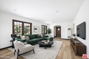 7946 Fountain Ave in West Hollywood, CA - Building Photo