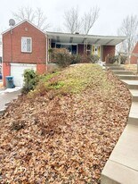 456 Lee Dr in Pittsburgh, PA - Building Photo