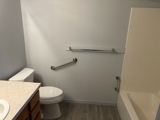 607 Meadowbrook Dr in Nampa, ID - Foto de edificio - Building Photo