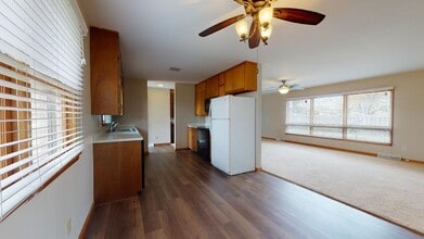 2409 Jackson St in Great Bend, KS - Building Photo - Building Photo