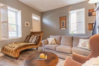 908 Hickory St in St. Louis, MO - Building Photo - Building Photo