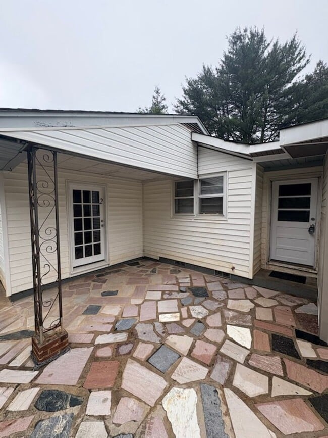 property at 1987 Joe Stephens Rd