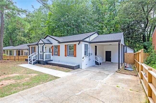 property at 2545 Plantation Dr