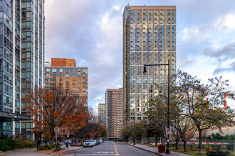 Riverwalk Heights in New York, NY - Building Photo - Building Photo