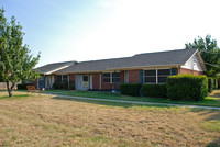 Granbury Meadows Apartments in Granbury, TX - Foto de edificio - Building Photo