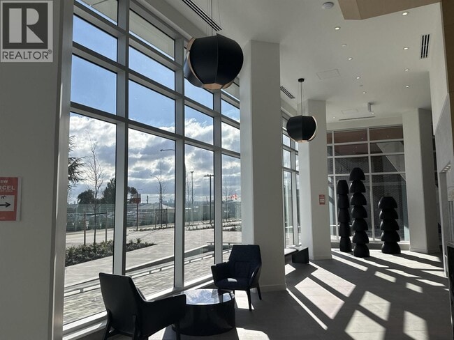 755 Harbourside Dr in North Vancouver, BC - Building Photo - Building Photo